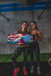 Amandine et Lucie de la team Cross'Spritz aux Alea Contest de CrossFit Alea.